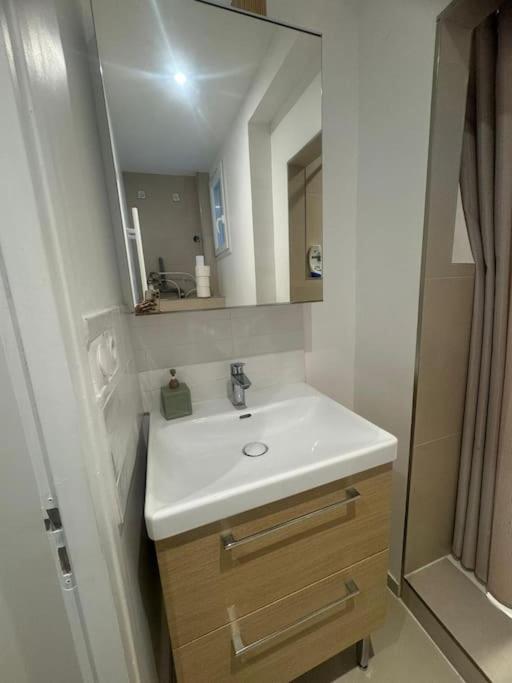 Luxueux Appartement La Defense - Porte Maillot - Parc De Bagatelle - Jardin D'Acclimatation - 6 Pers Bois-Colombes Kültér fotó